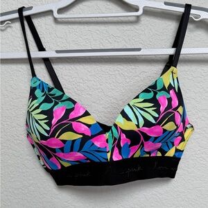 PINK Victoria's Secret Wear Everywhere Wireless Lightly Lined T-Shirt Bra. 34C